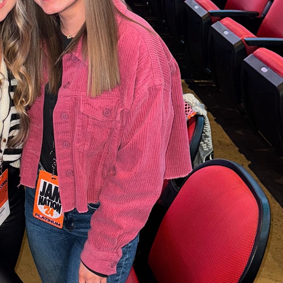 Forever 21 Cropped Raw Hem Raspberry Corduroy Shacket. Worn once. Small. - Picture 2 of 11